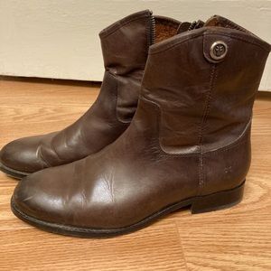 Frye Melissa button short brown boots size 9